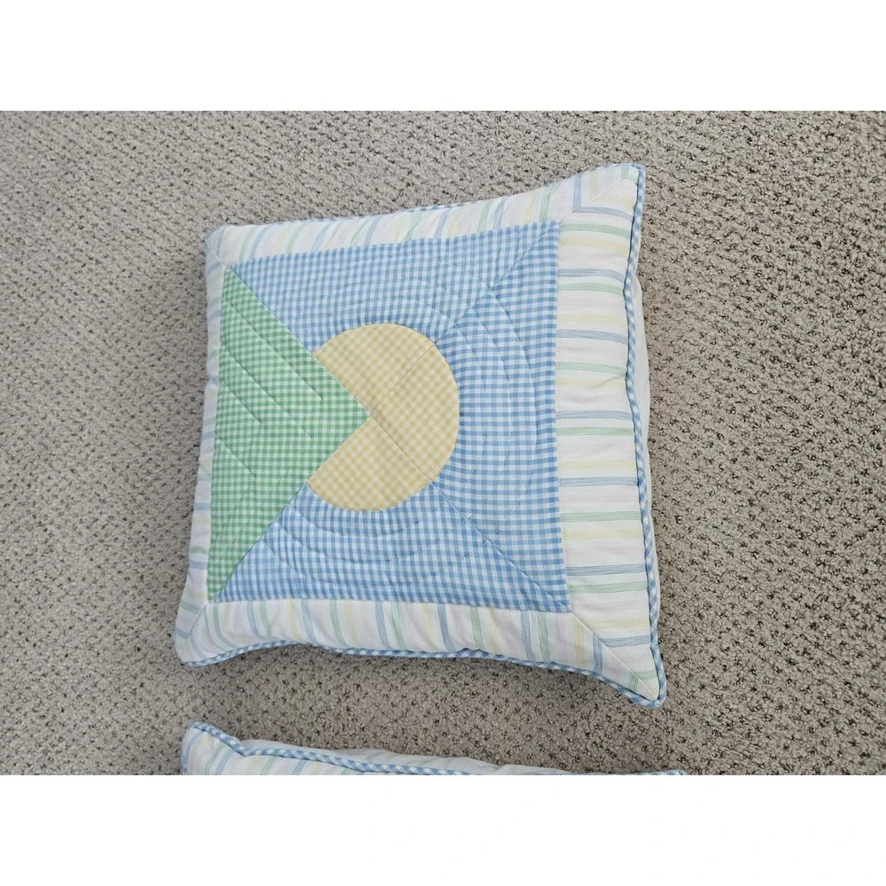 Vintage quilt‎ patchwork pillow shams pastel Set Of 2 w/ pillows included
